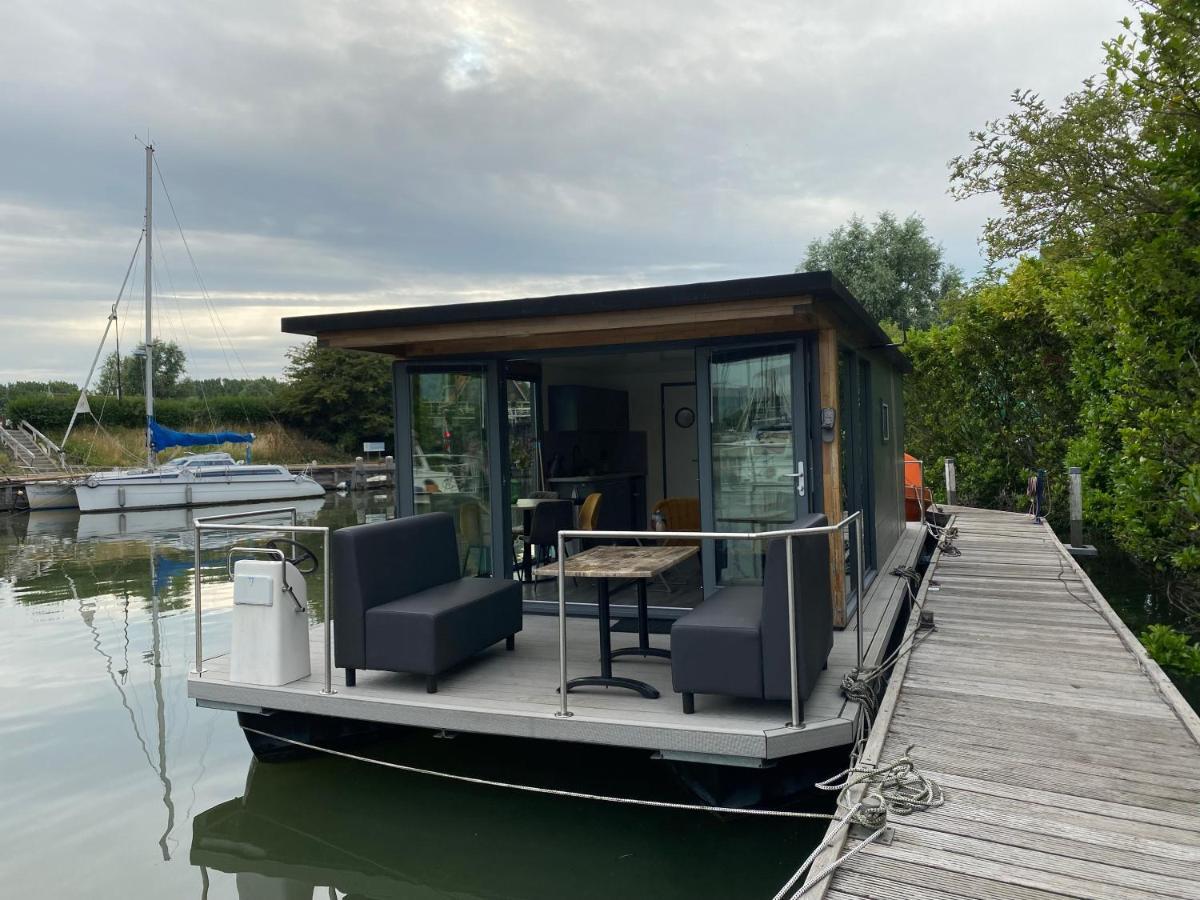 Houseboat De Amstel Hotel Monnickendam Exterior photo